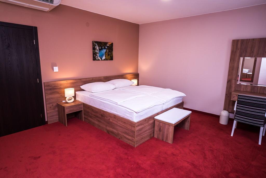 B&B Villa Angy Korenica Exteriér fotografie